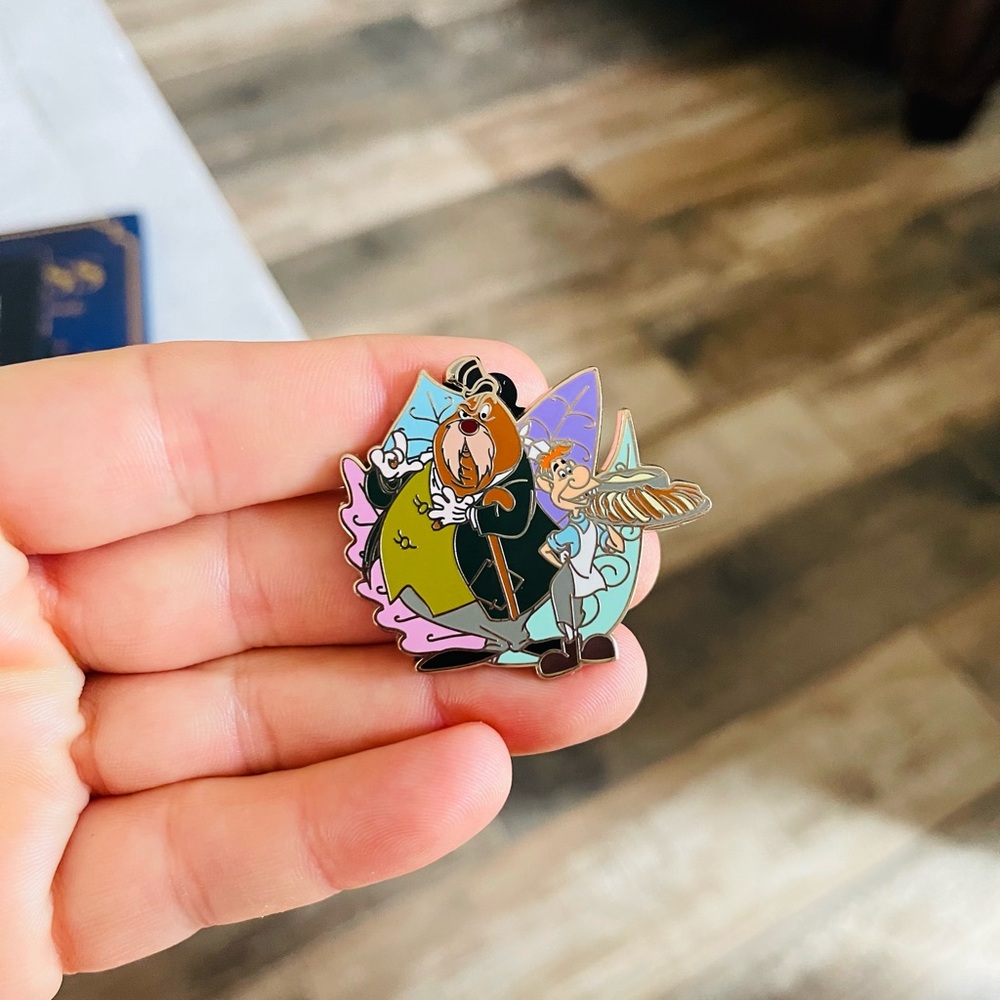 Alice in wonderland pin